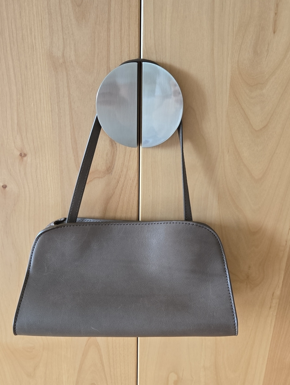 The Row Peggy Clutch, IYKYK Quiet Lux, GUC, Authentic, Sophisticated Style
